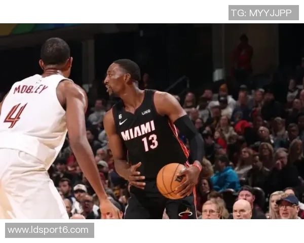 阿德巴约缺阵哈克斯出战成疑鲍威尔拉松大概率出场对决即将来临 阿德巴约缺阵哈克斯出战成疑鲍威尔拉松大概率出场对决即将来临