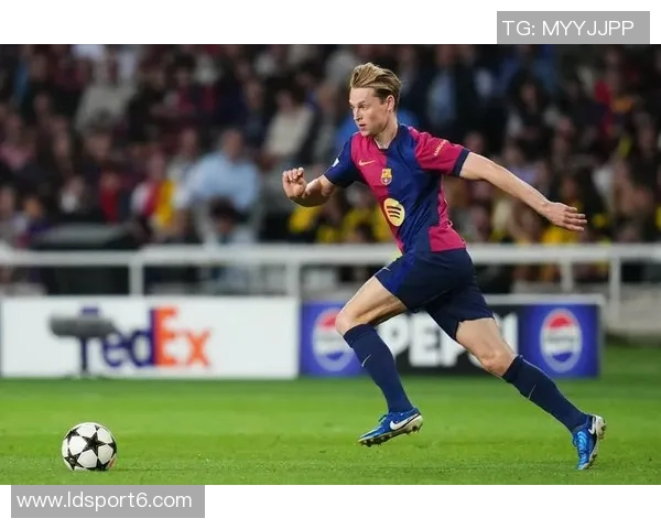 德容在荷兰队训练营透露将于10月15日续约的消息