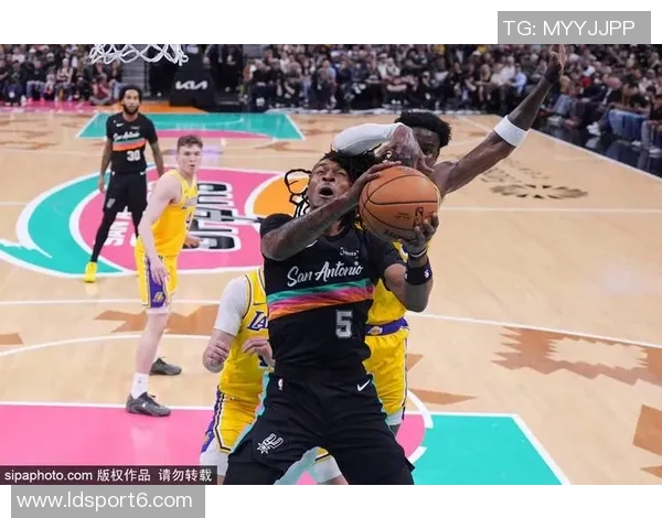 NBA精彩回顾马刺战胜狼队雷霆压制热火勇士轻松战胜黄蜂开拓者力克湖人