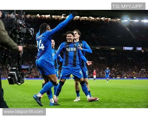 切尔西热身战巴萨海报发布蓝军近九次交锋仅一败 切尔西热身战巴萨海报发布蓝军近九次交锋仅一败