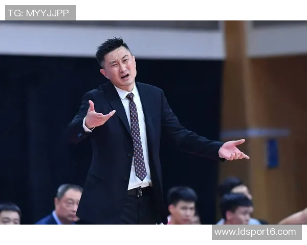 林葳遭批评引发热议大学教练在球员管理中更具话语权